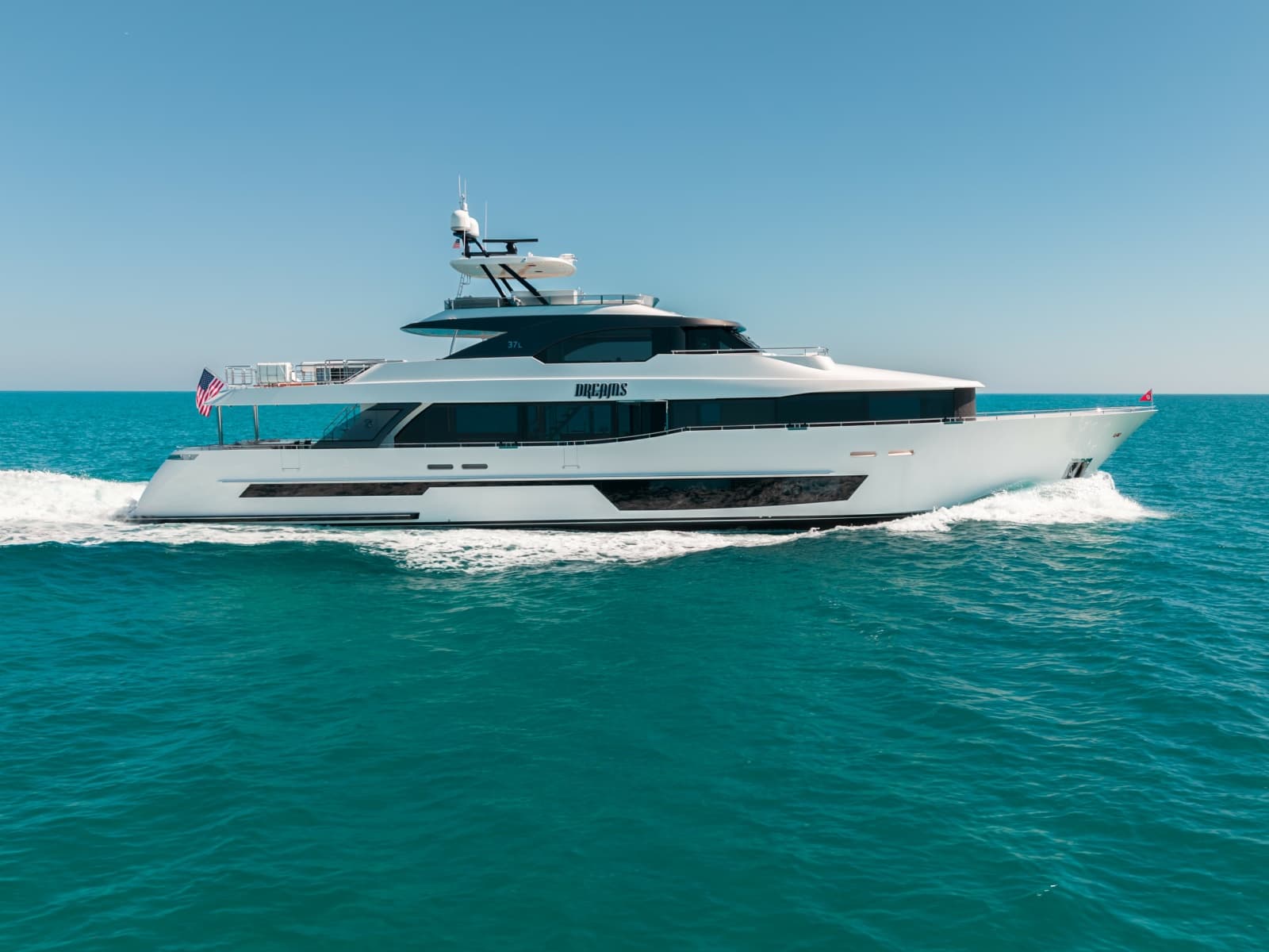2022 Ocean Alexander OA 37L - Photo 1