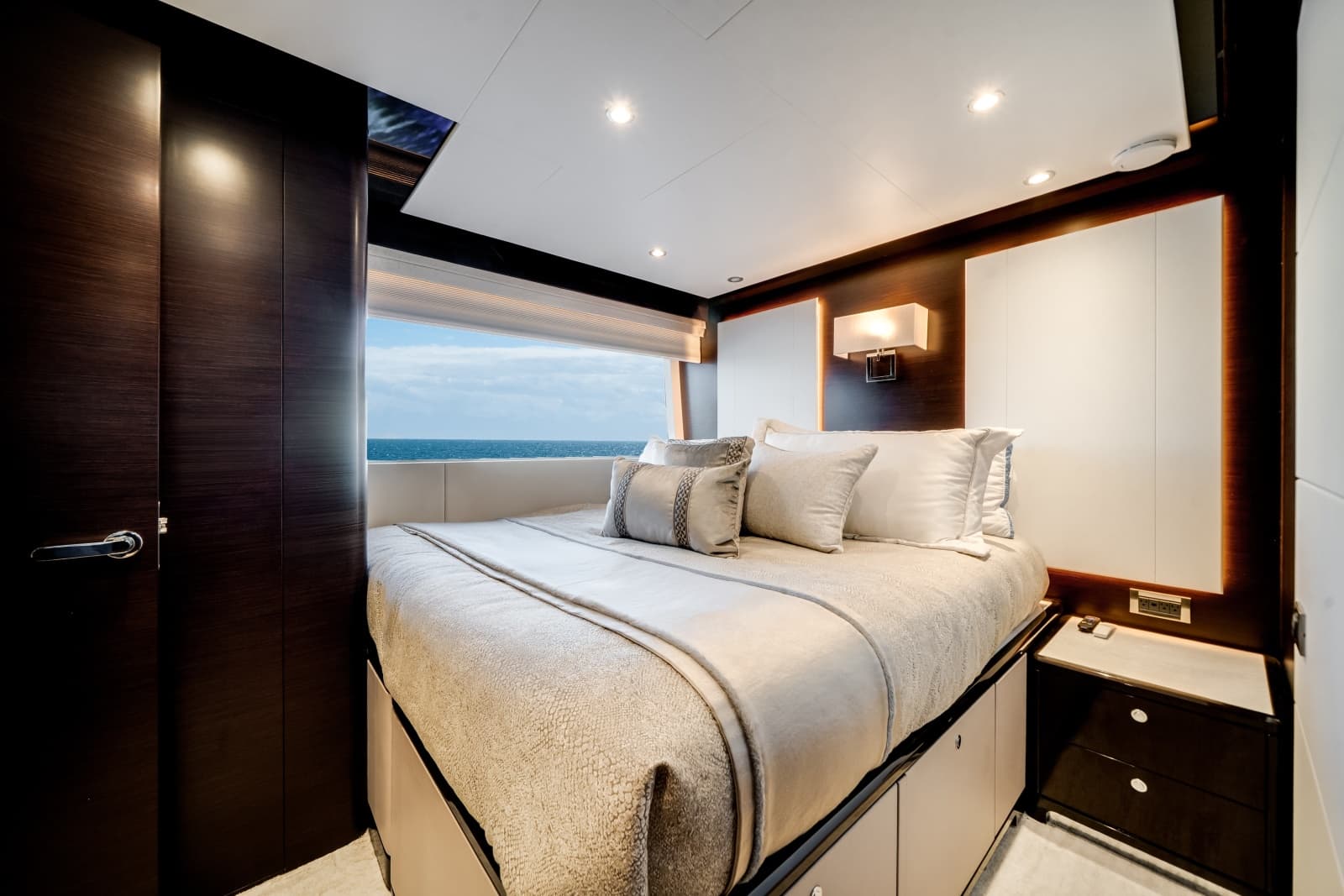 2022 Ocean Alexander OA 37L - Photo 20