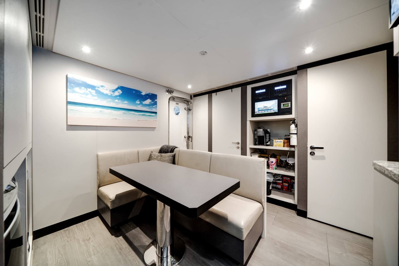 2022 Ocean Alexander OA 37L - Photo 36