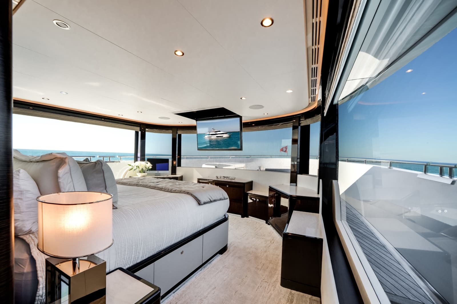2022 Ocean Alexander OA 37L - Photo 12