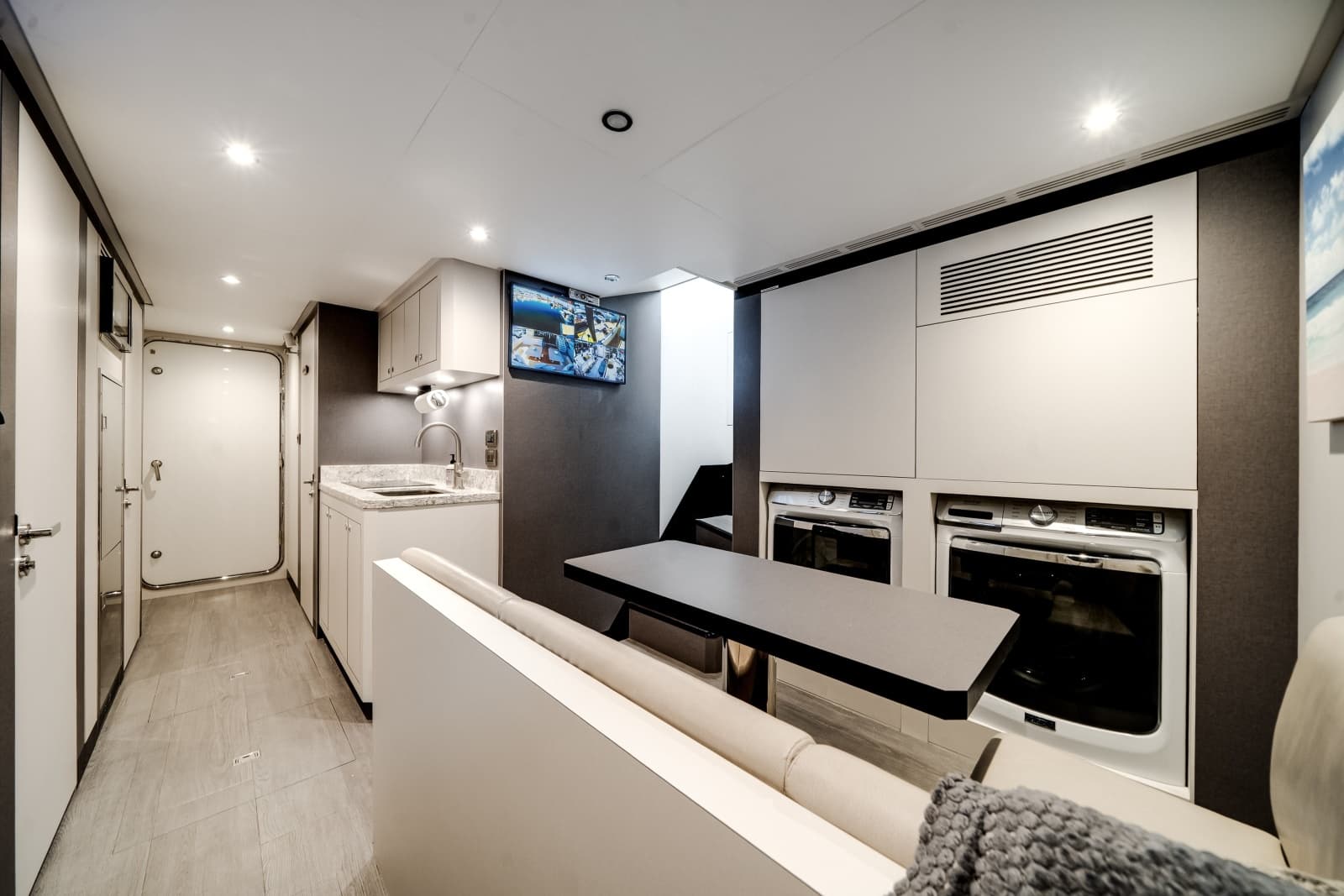 2022 Ocean Alexander OA 37L - Photo 35