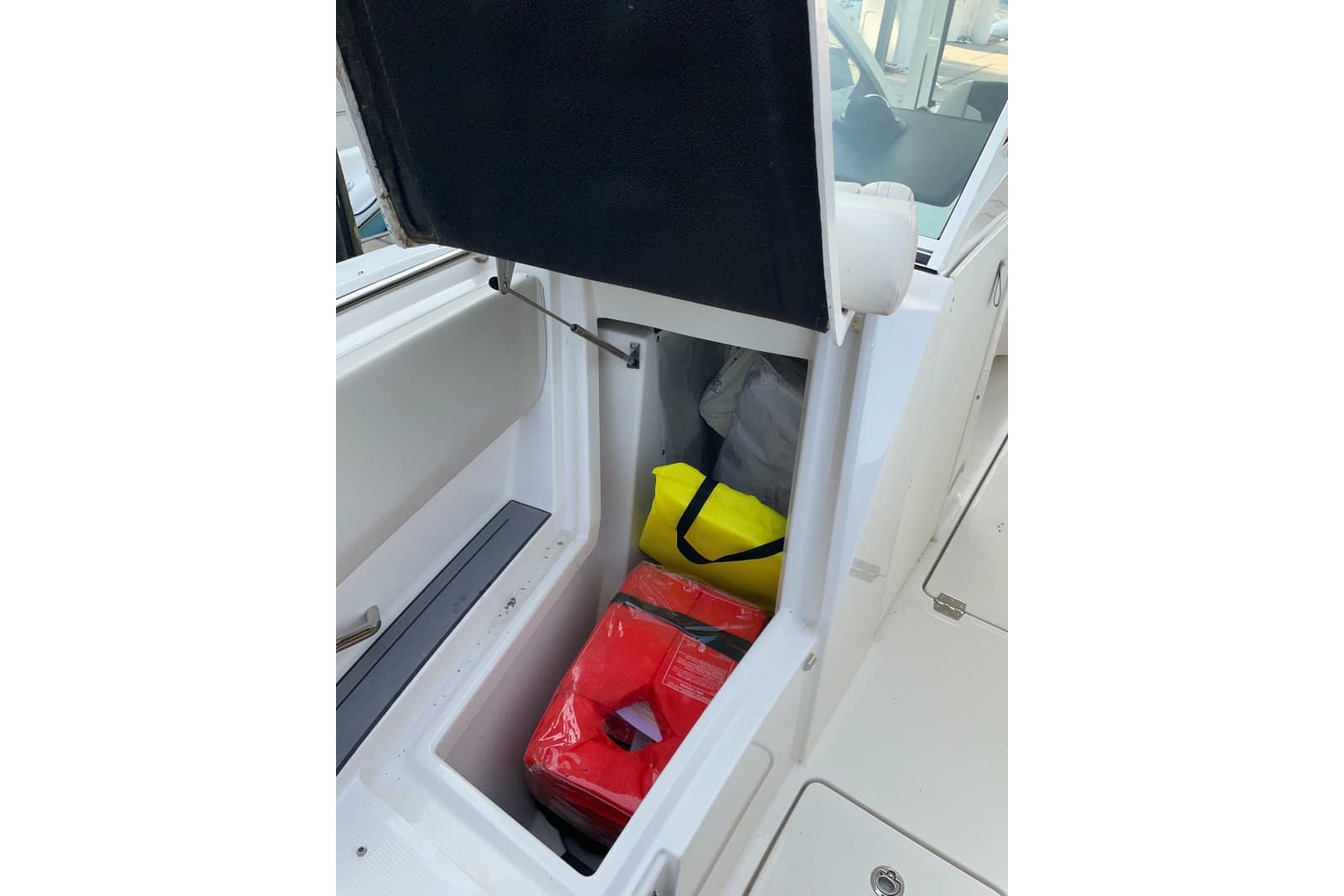 2023 Sailfish 276 DC - Photo 24