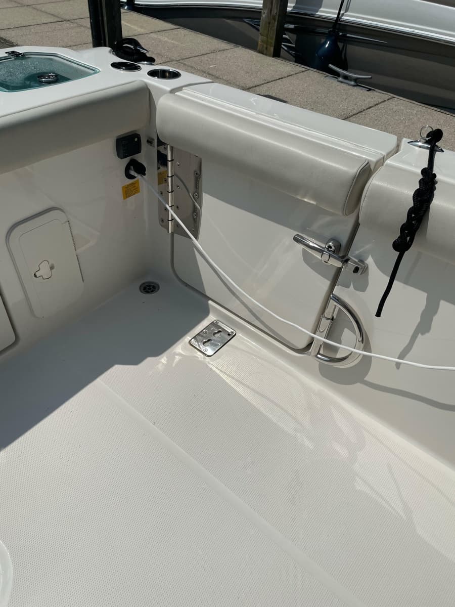 2023 Sailfish 276 DC - Photo 12