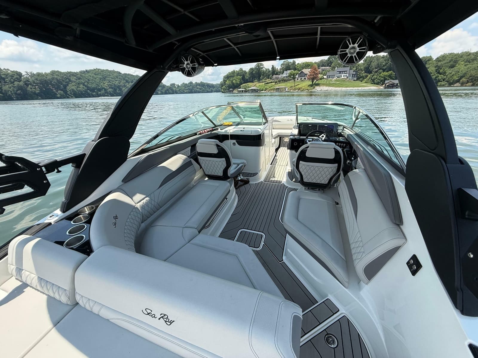 2023 Sea Ray SLX 260 Surf - Photo 18