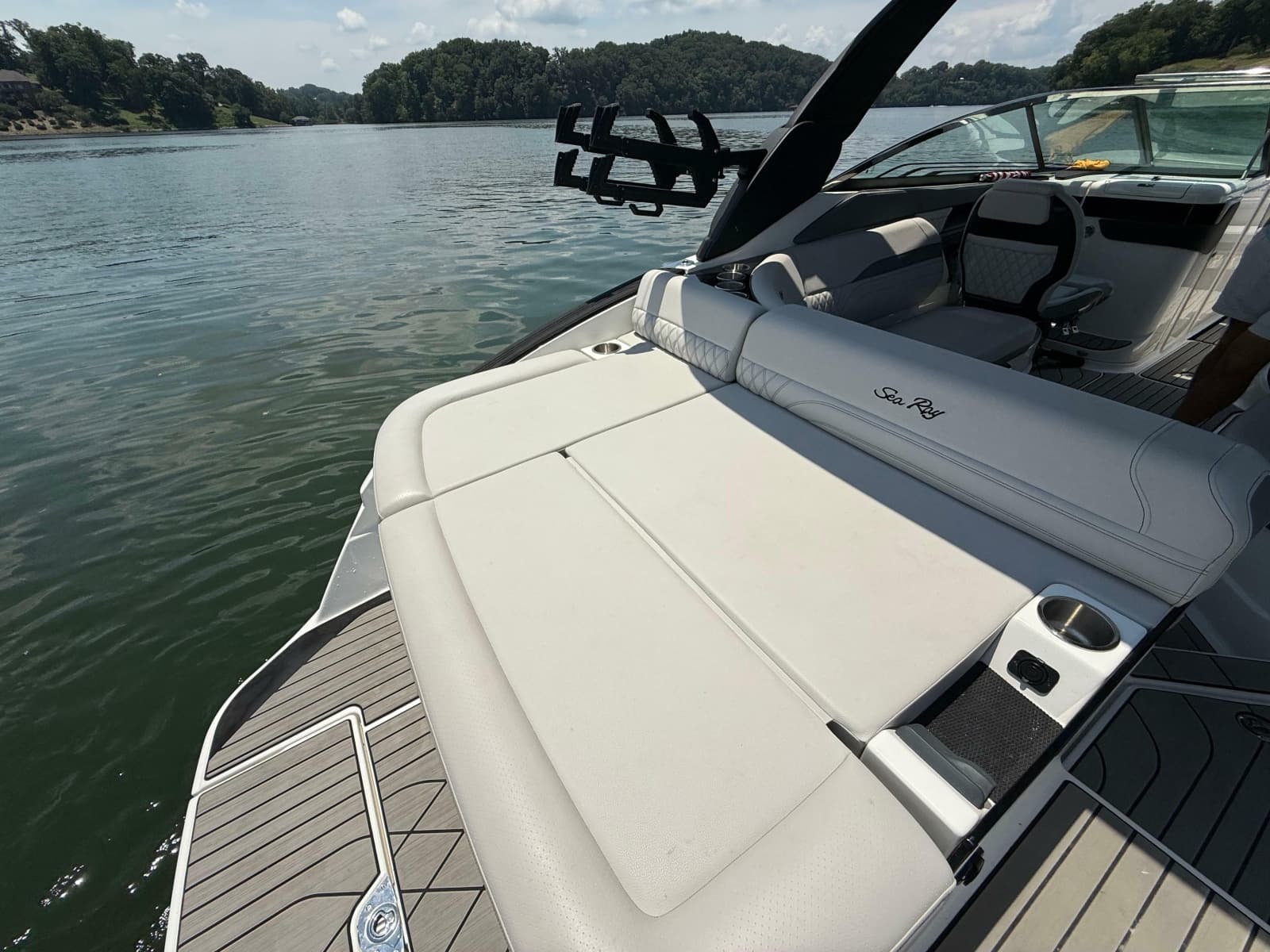 2023 Sea Ray SLX 260 Surf - Photo 23