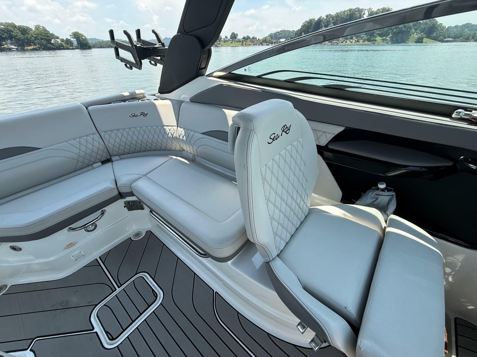 2023 Sea Ray SLX 260 Surf - Photo 24
