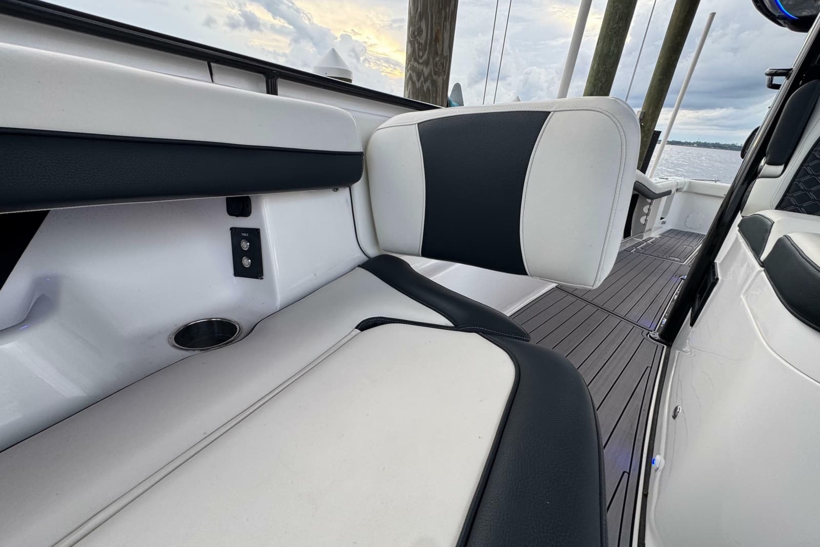 2023 Tidewater 320 CC Adventure - Photo 32