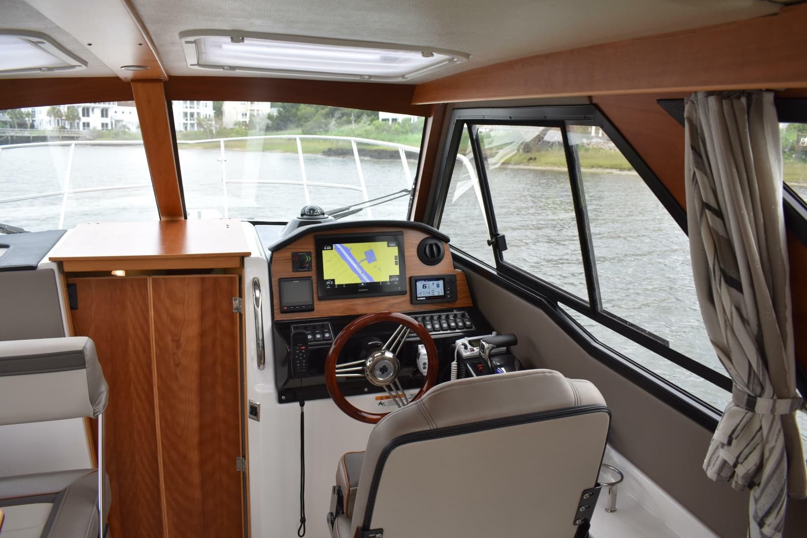 2022 Cutwater C-248 Coupe - Photo 9