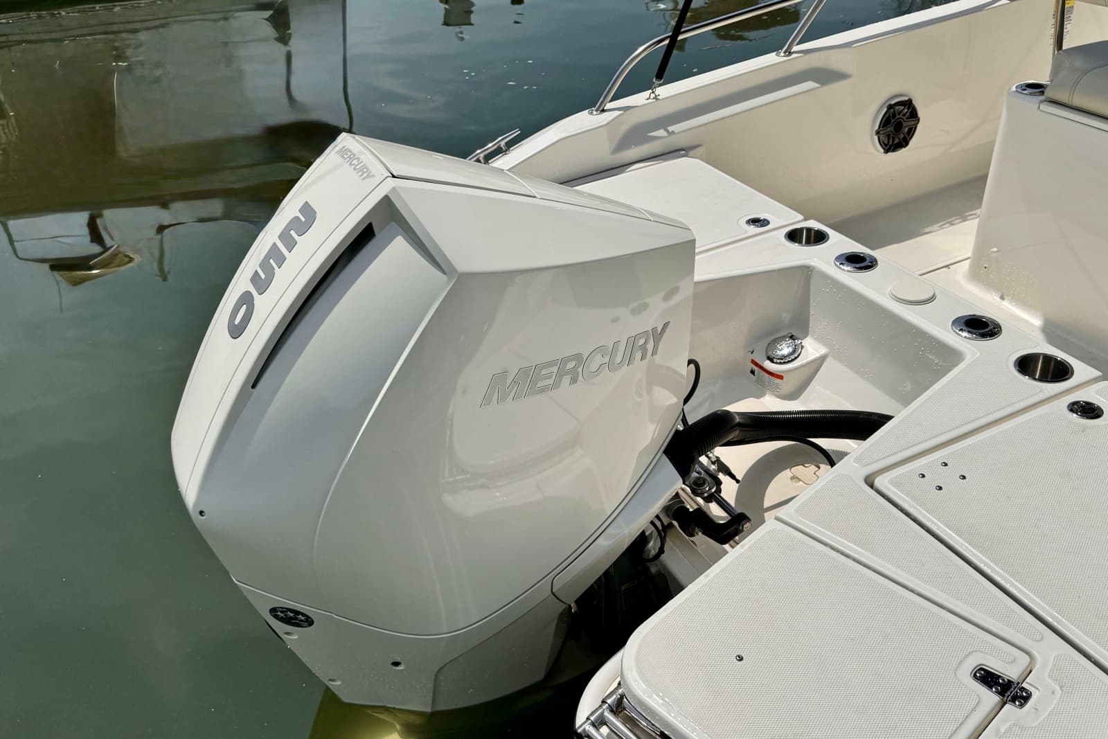 2022 Boston Whaler 220 Dauntless - Photo 11