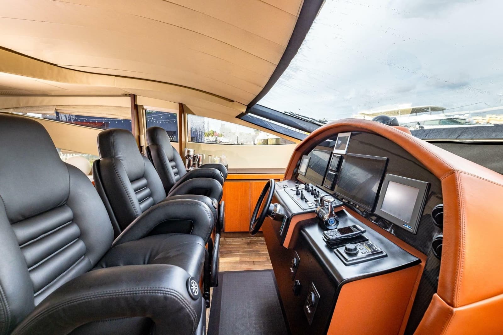2008 Pershing 90 - Photo 31