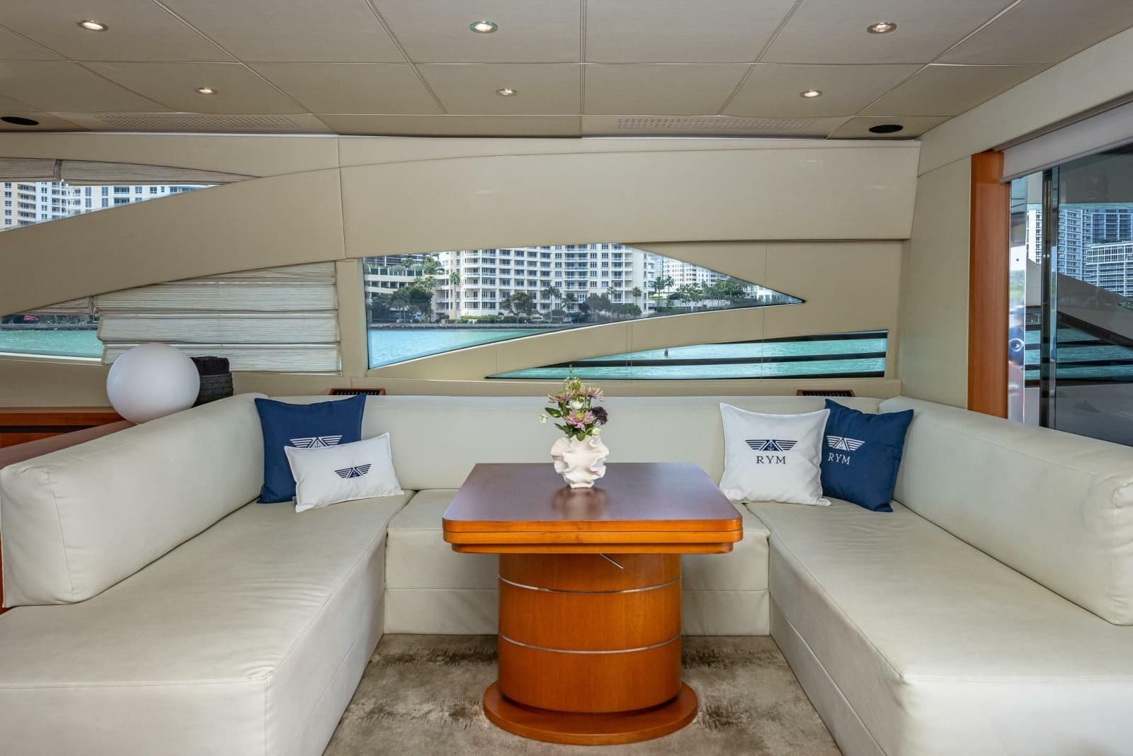 2008 Pershing 90 - Photo 27