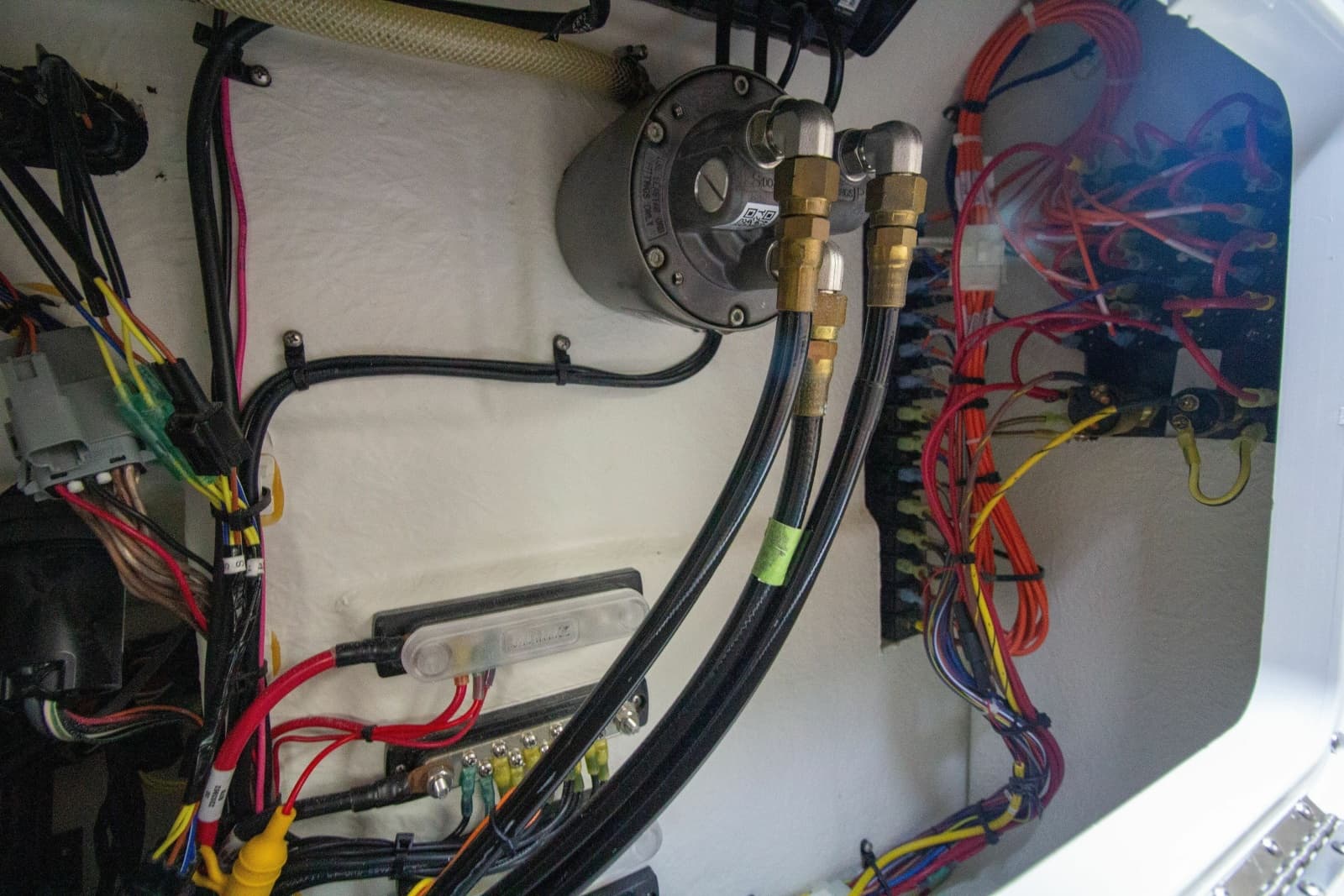 2022 Parker 2520 XLD Sport Cabin - Photo 39