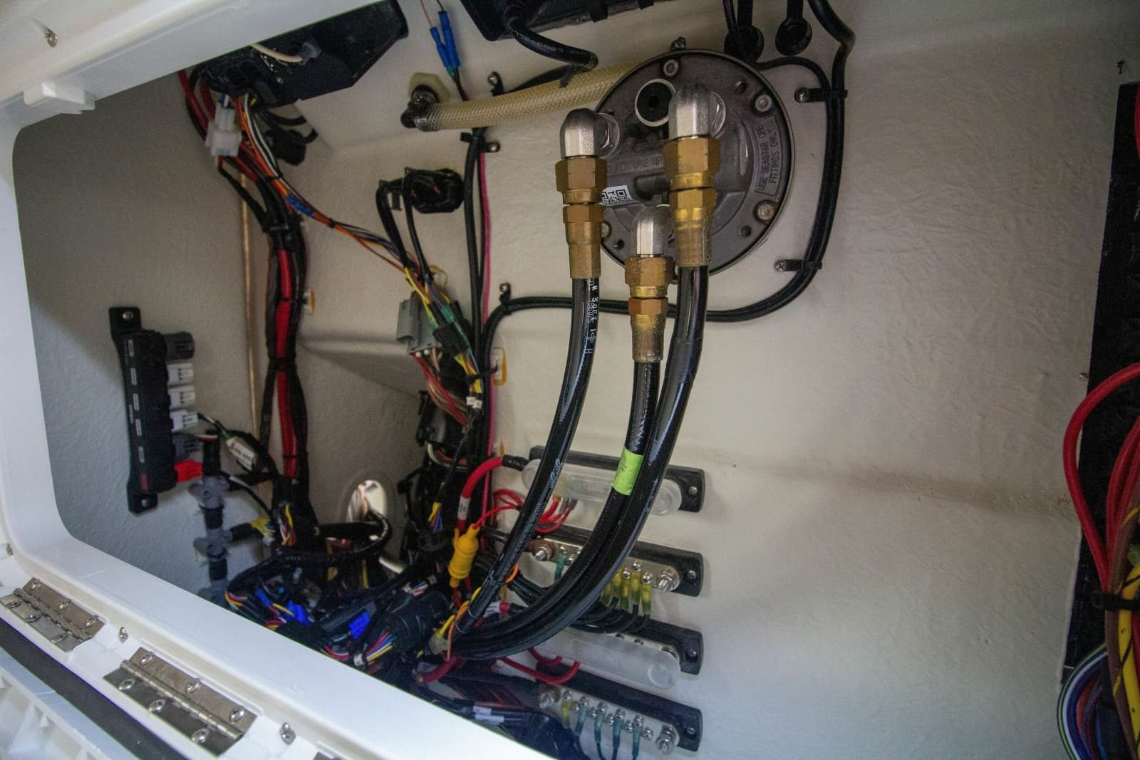 2022 Parker 2520 XLD Sport Cabin - Photo 38