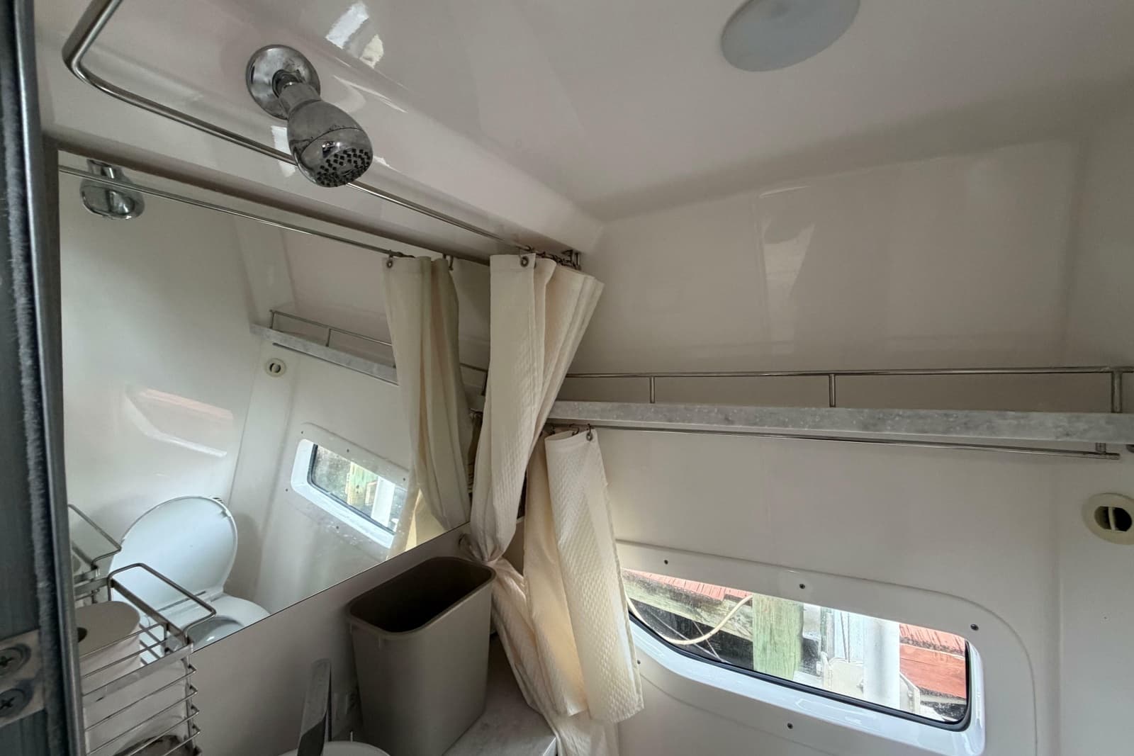 2022 Regal 33 XO - Photo 18