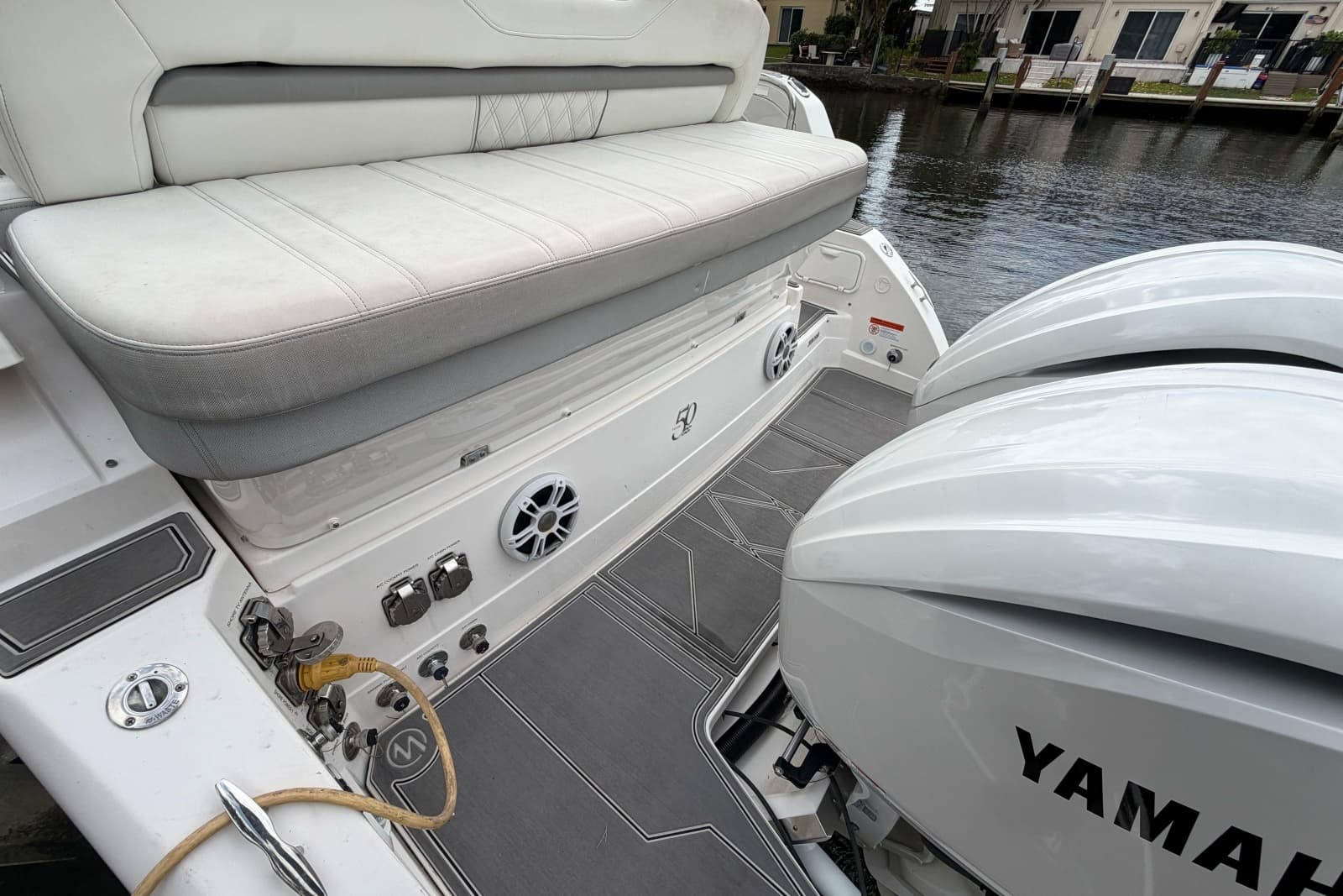 2022 Regal 33 XO - Photo 7
