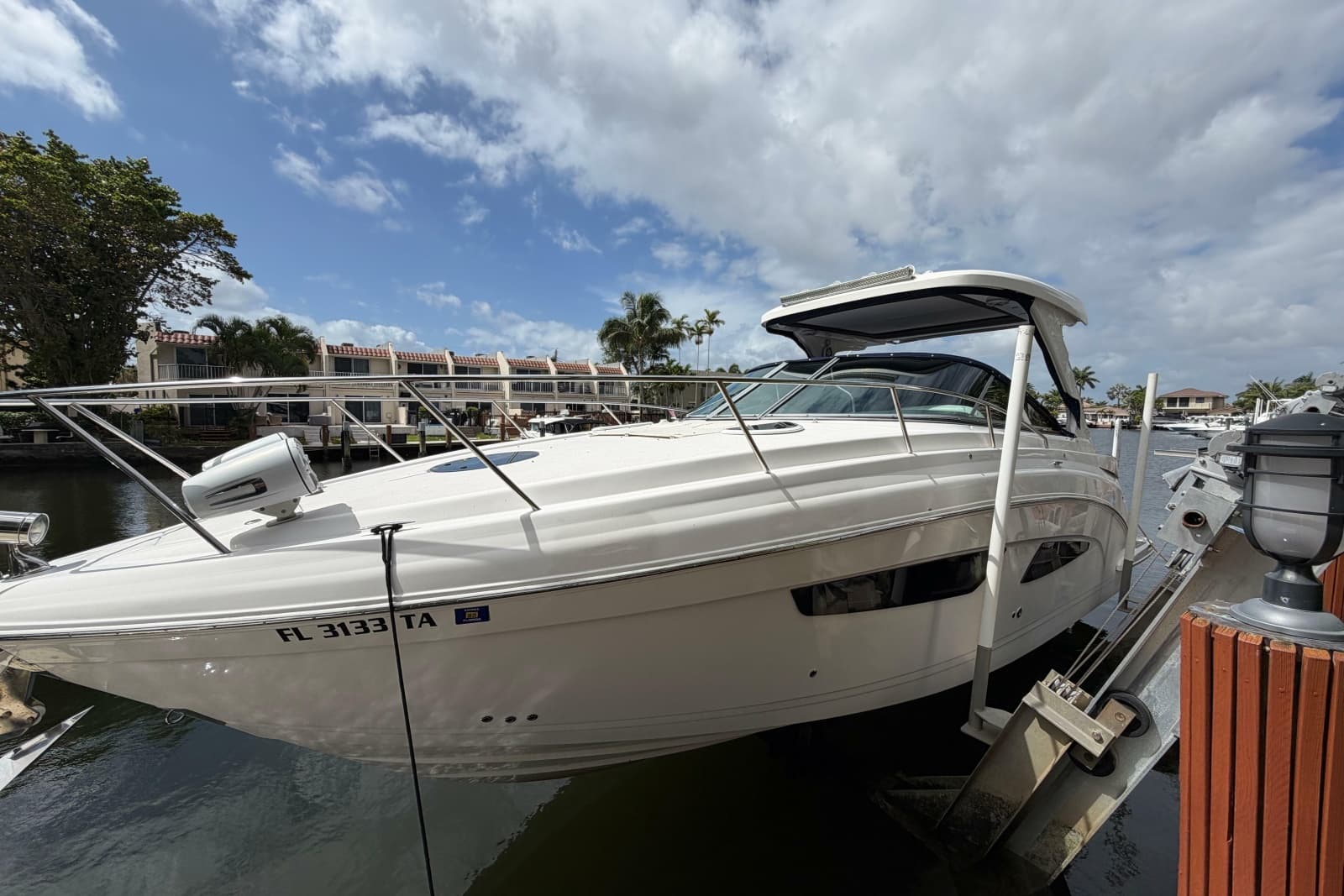 2022 Regal 33 XO - Photo 2