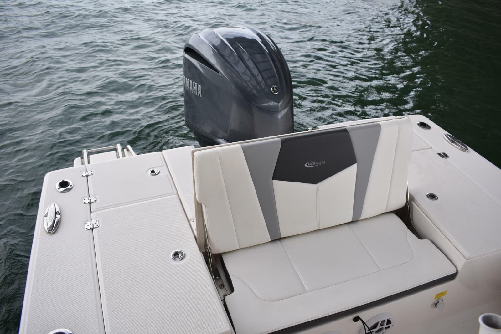 2022 Robalo 246 Cayman - Photo 15
