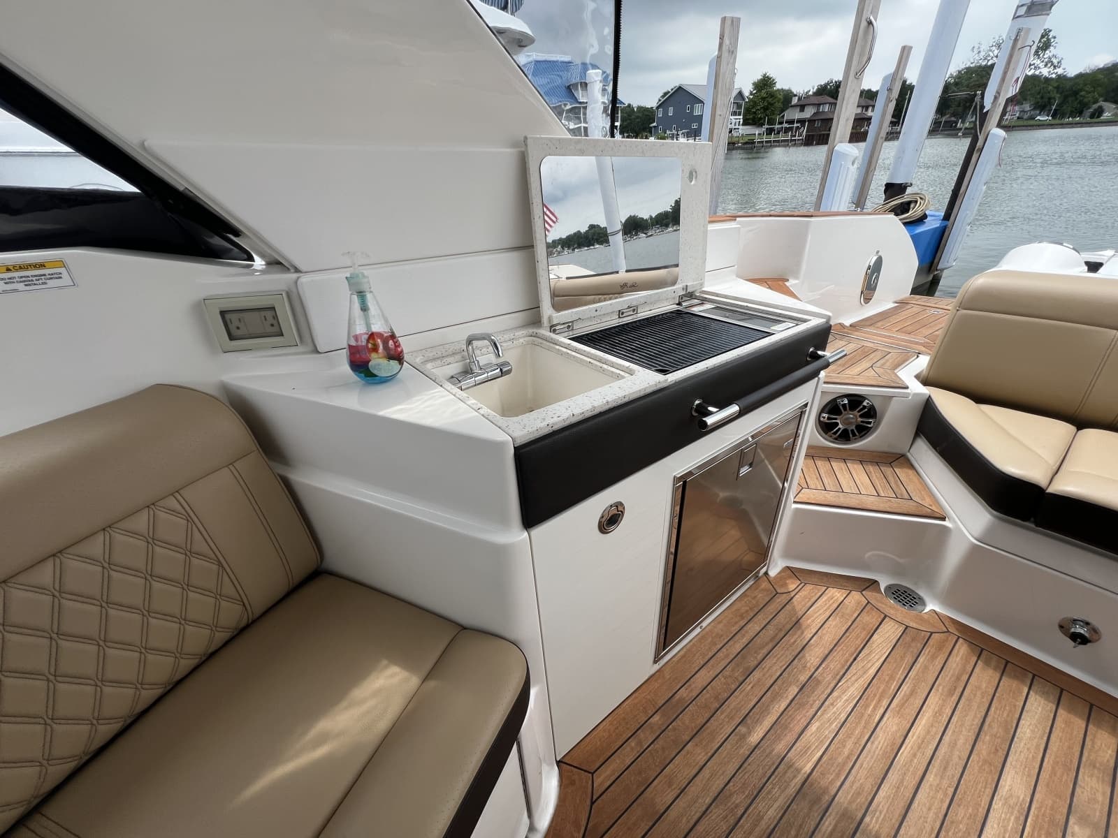 2020 Sea Ray 350 SLX - Photo 25