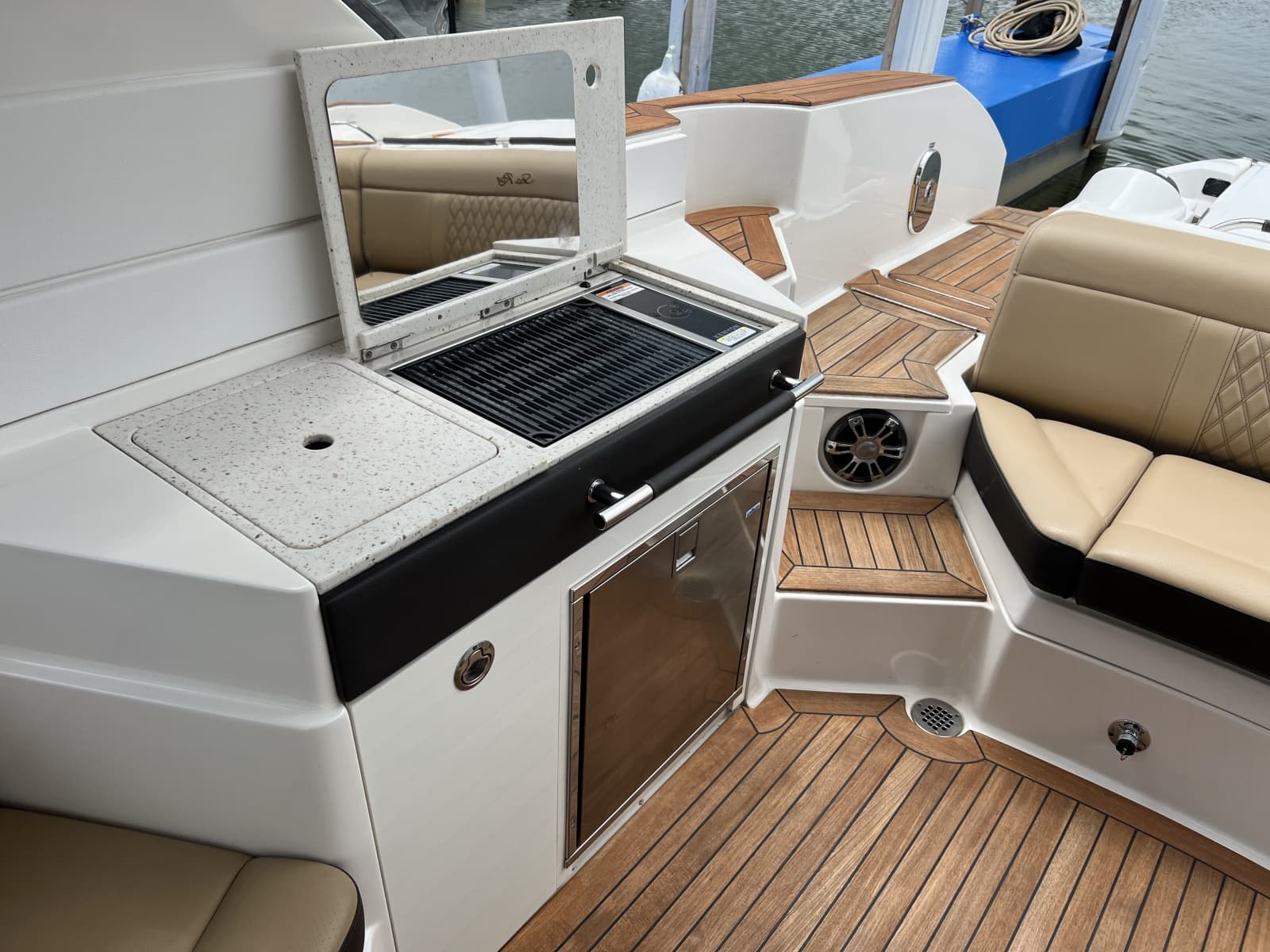 2020 Sea Ray 350 SLX - Photo 20
