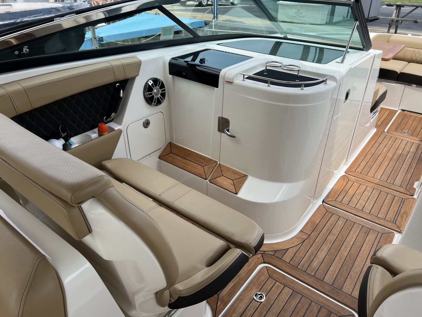 2020 Sea Ray 350 SLX - Photo 28