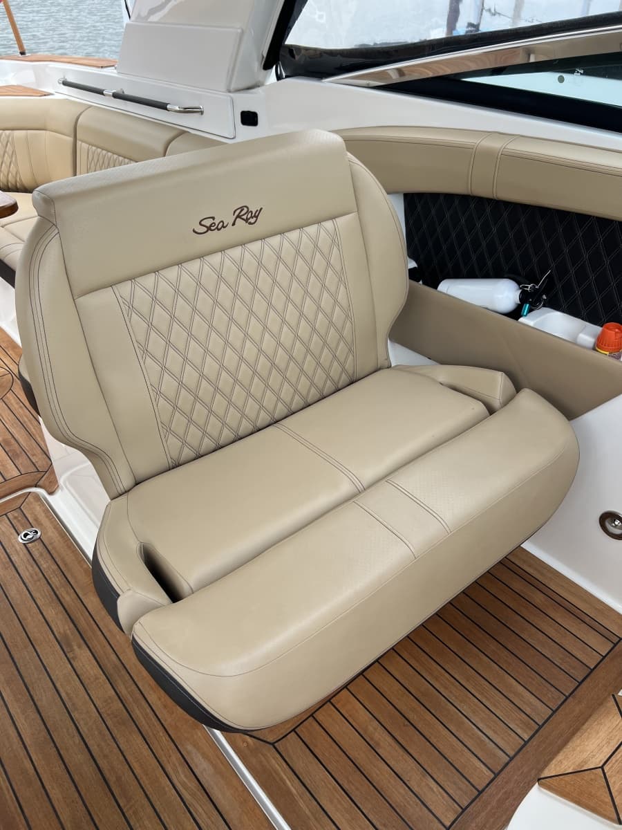 2020 Sea Ray 350 SLX - Photo 47