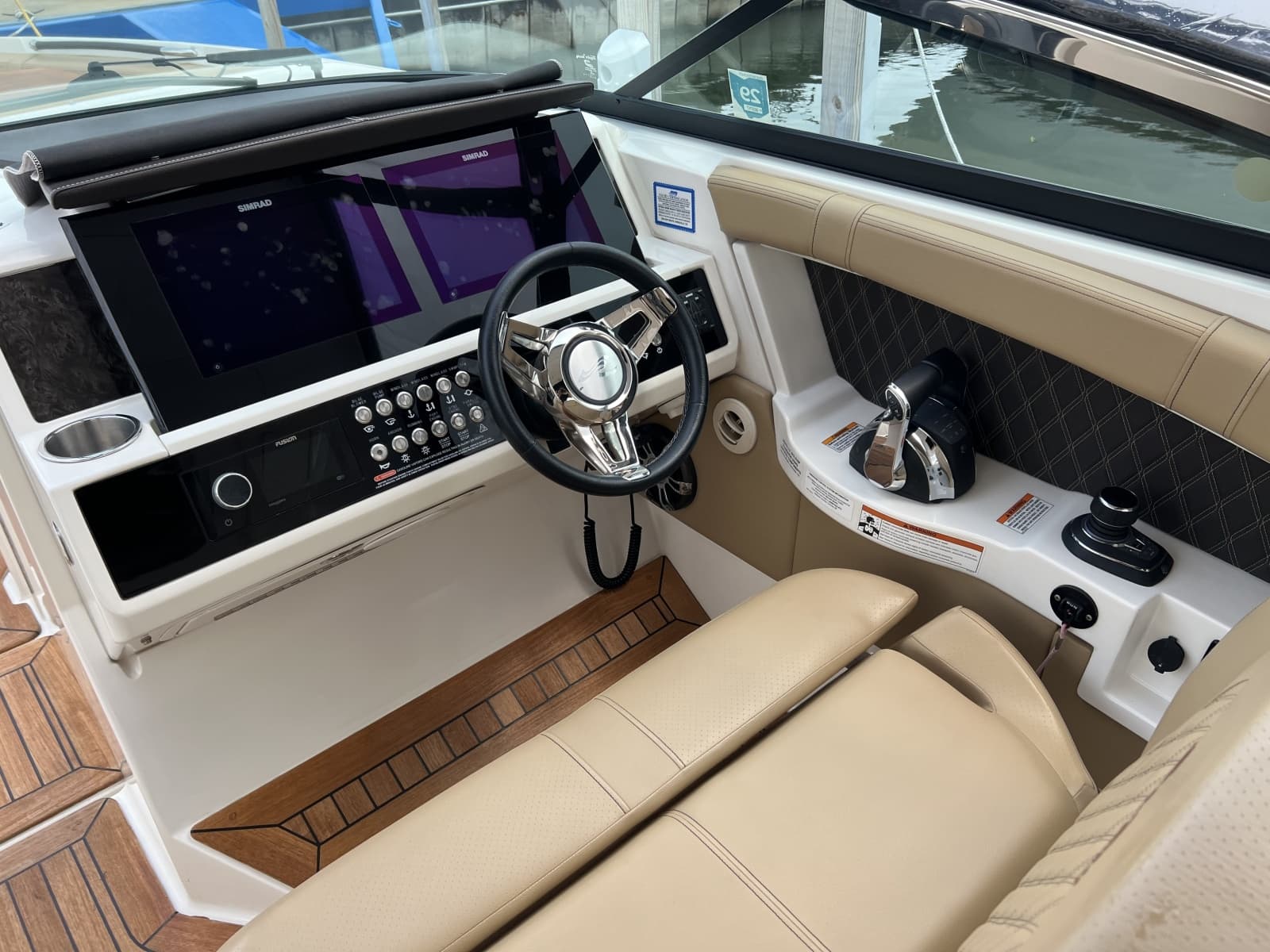 2020 Sea Ray 350 SLX - Photo 56