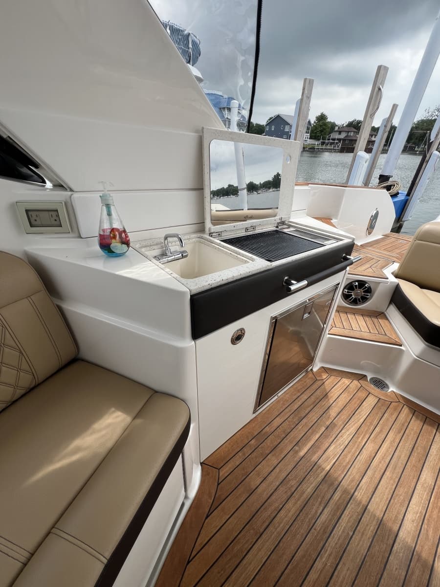 2020 Sea Ray 350 SLX - Photo 24