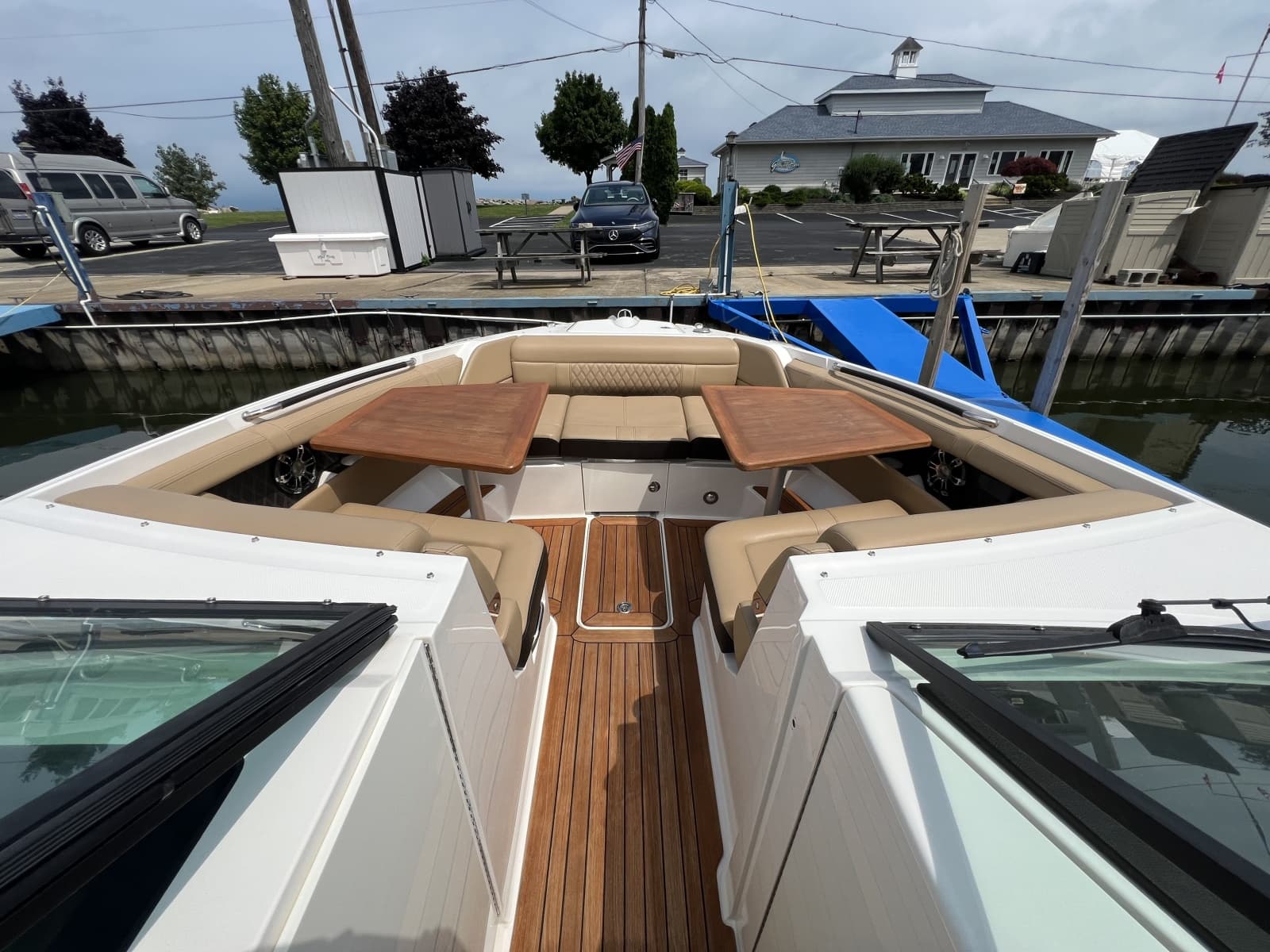 2020 Sea Ray 350 SLX - Photo 13