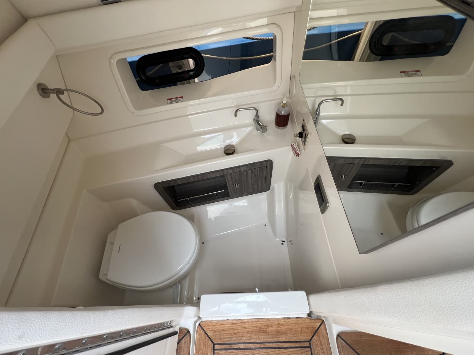 2020 Sea Ray 350 SLX - Photo 66