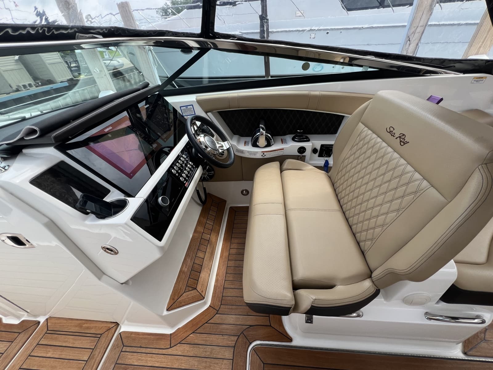2020 Sea Ray 350 SLX - Photo 12