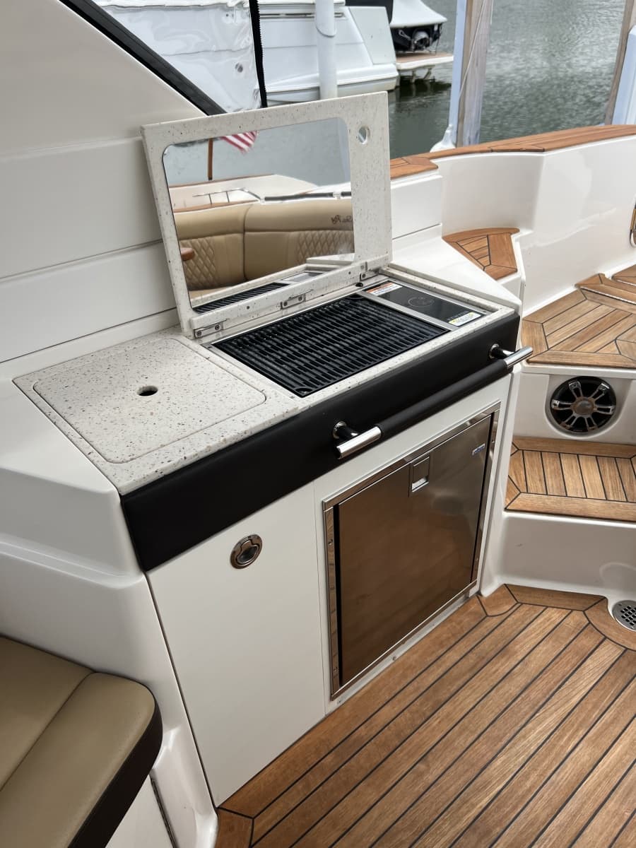 2020 Sea Ray 350 SLX - Photo 19