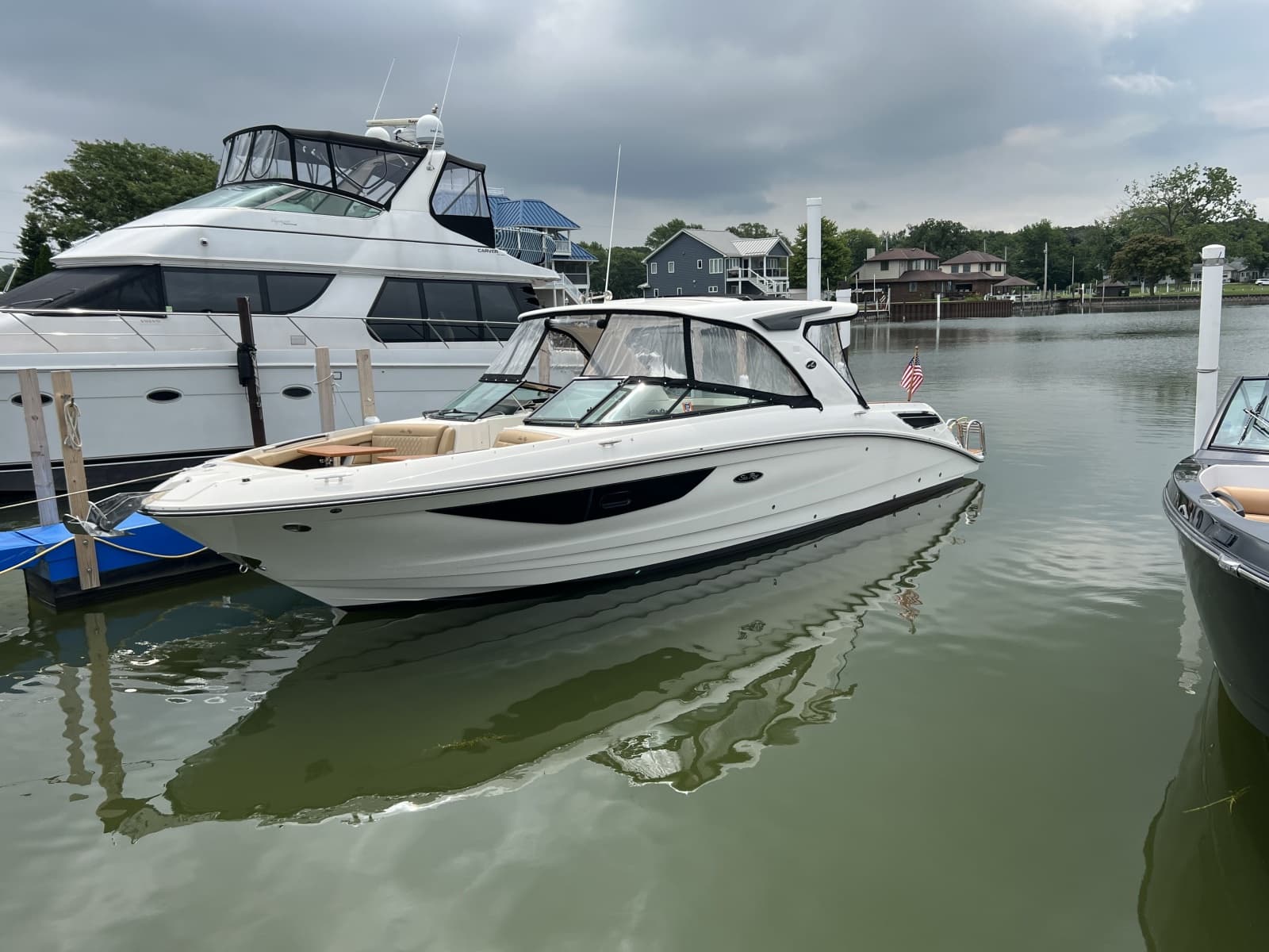 2020 Sea Ray 350 SLX - Photo 2