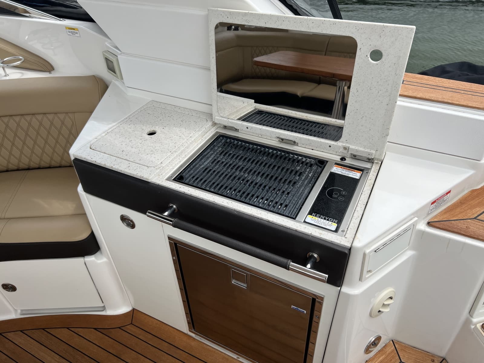 2020 Sea Ray 350 SLX - Photo 18