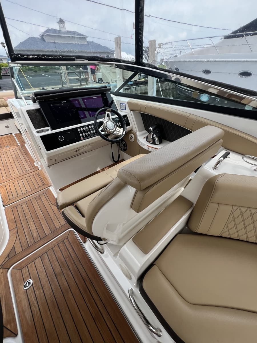 2020 Sea Ray 350 SLX - Photo 26