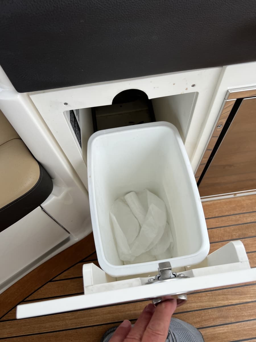 2020 Sea Ray 350 SLX - Photo 23