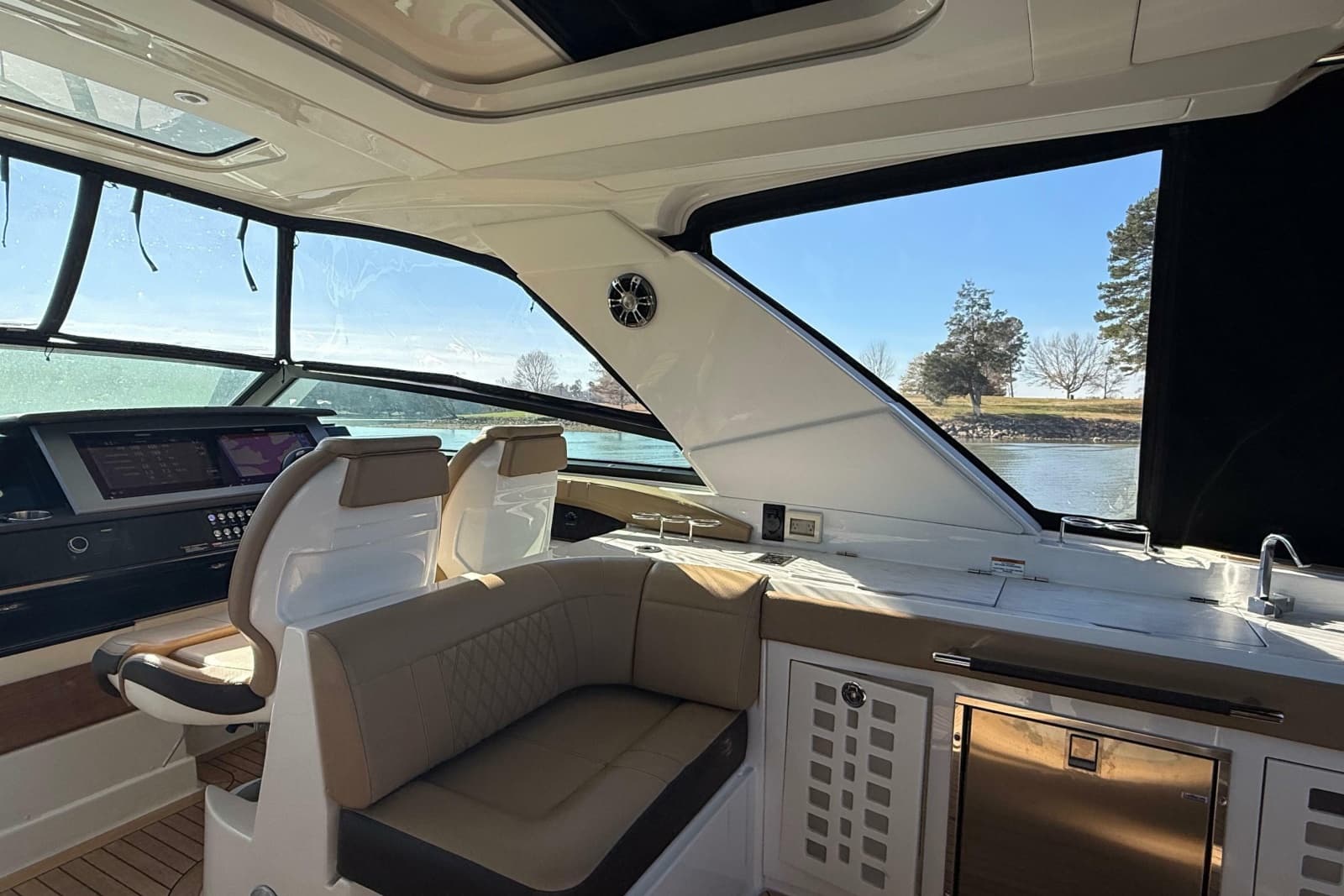 2022 Sea Ray SLX 400 - Photo 43