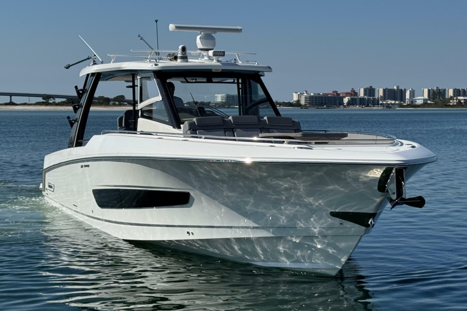 2021 Boston Whaler 420 Outrage - Photo 2