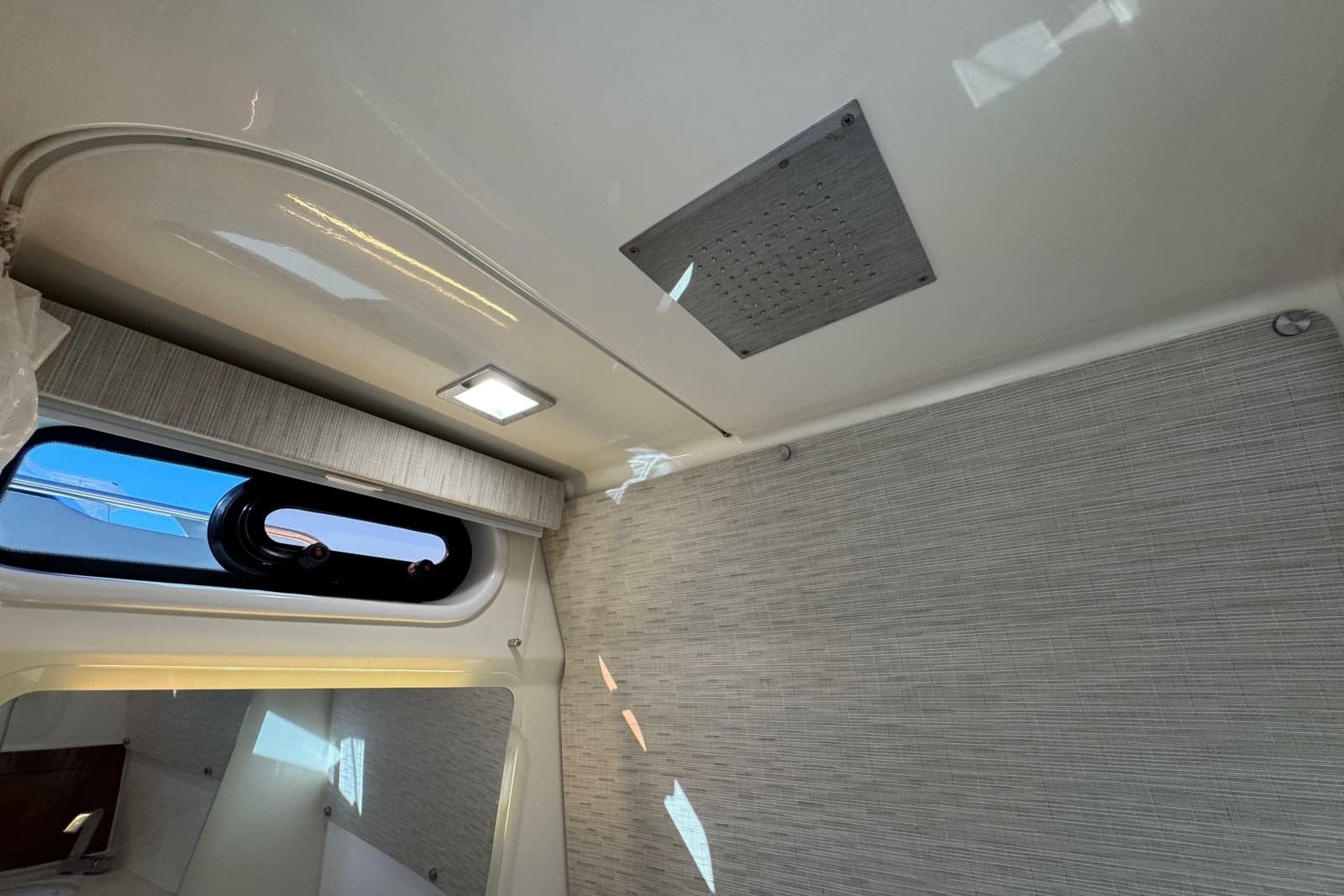 2021 Boston Whaler 420 Outrage - Photo 22