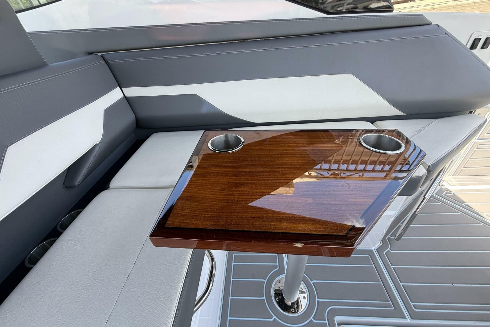 2021 Cruisers Yachts 38 GLS OB - Photo 40