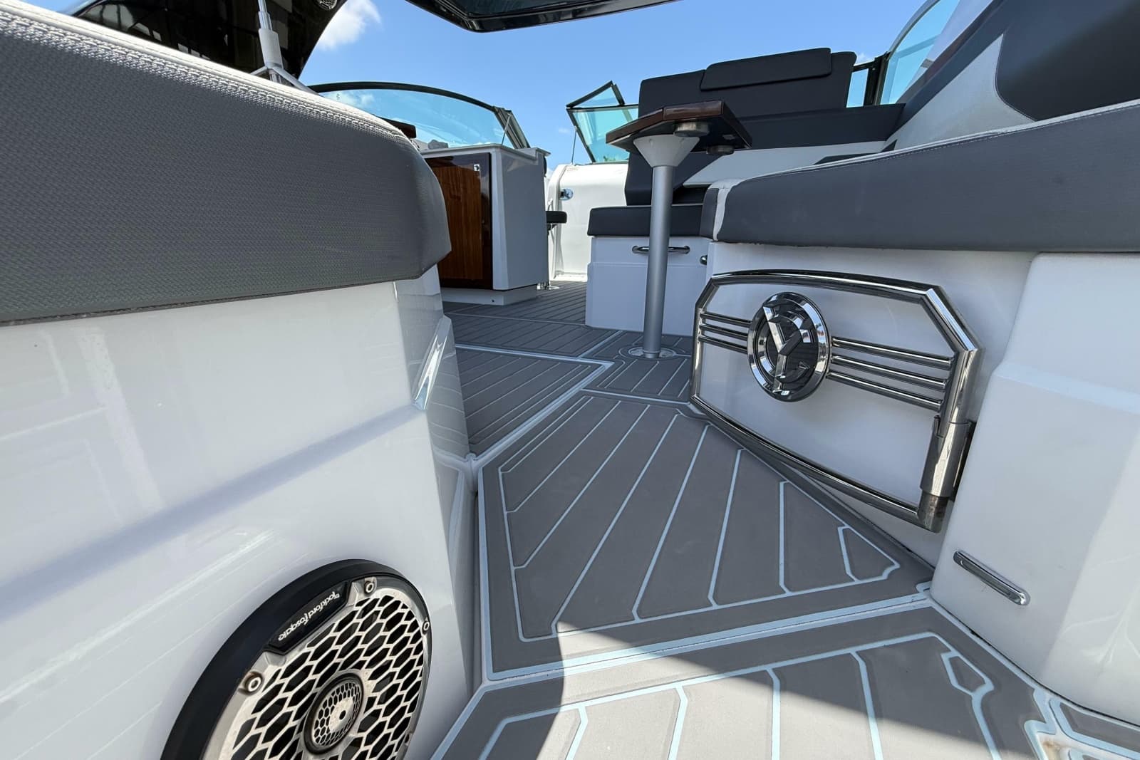 2021 Cruisers Yachts 38 GLS OB - Photo 29