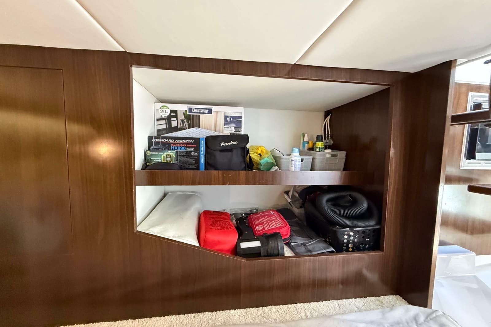 2021 Cruisers Yachts 38 GLS OB - Photo 52