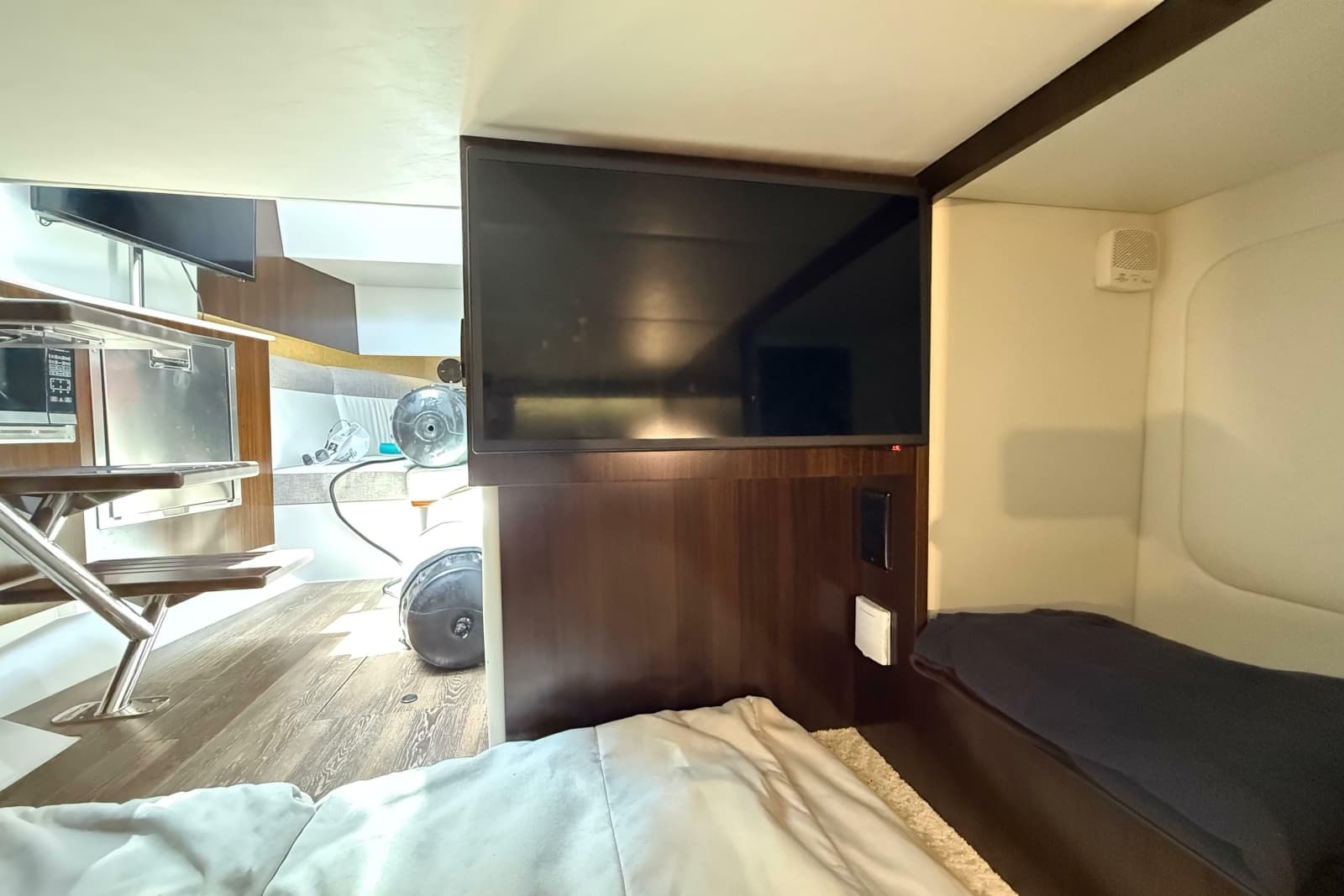 2021 Cruisers Yachts 38 GLS OB - Photo 54