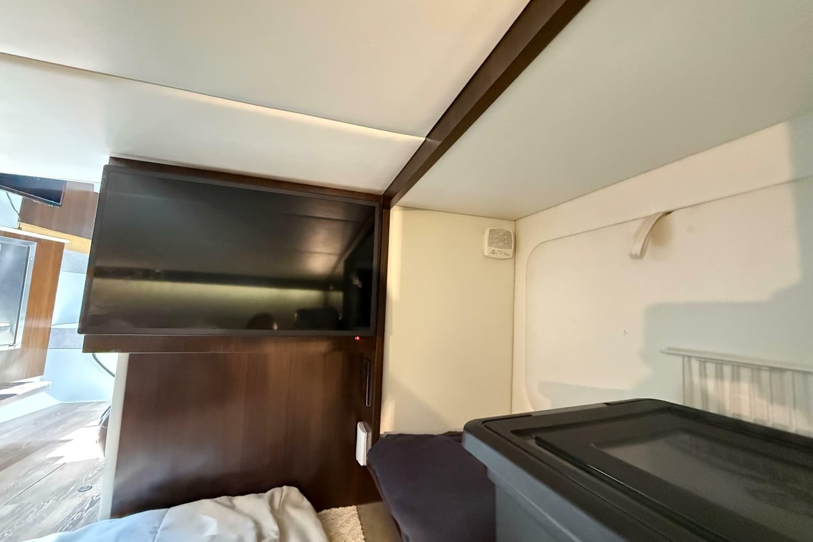 2021 Cruisers Yachts 38 GLS OB - Photo 53