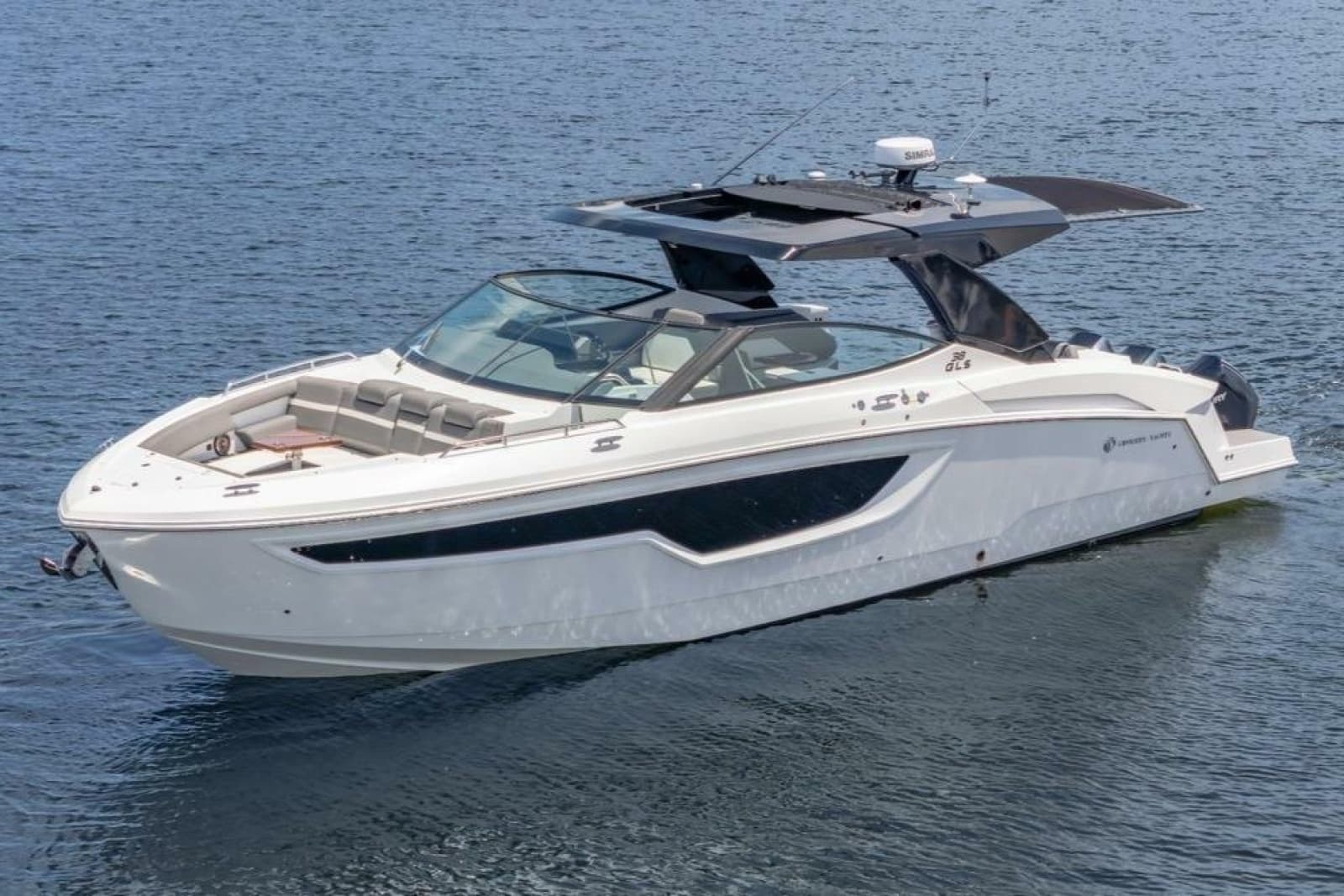 2021 Cruisers Yachts 38 GLS OB - Photo 2