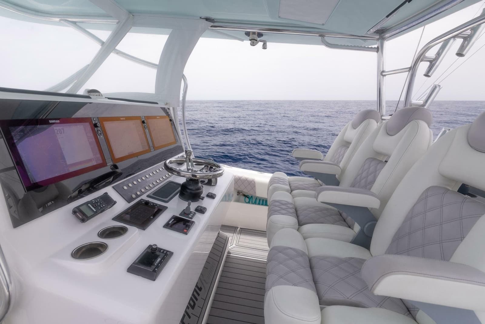 2021 Front Runner 39 Center Console - Photo 14