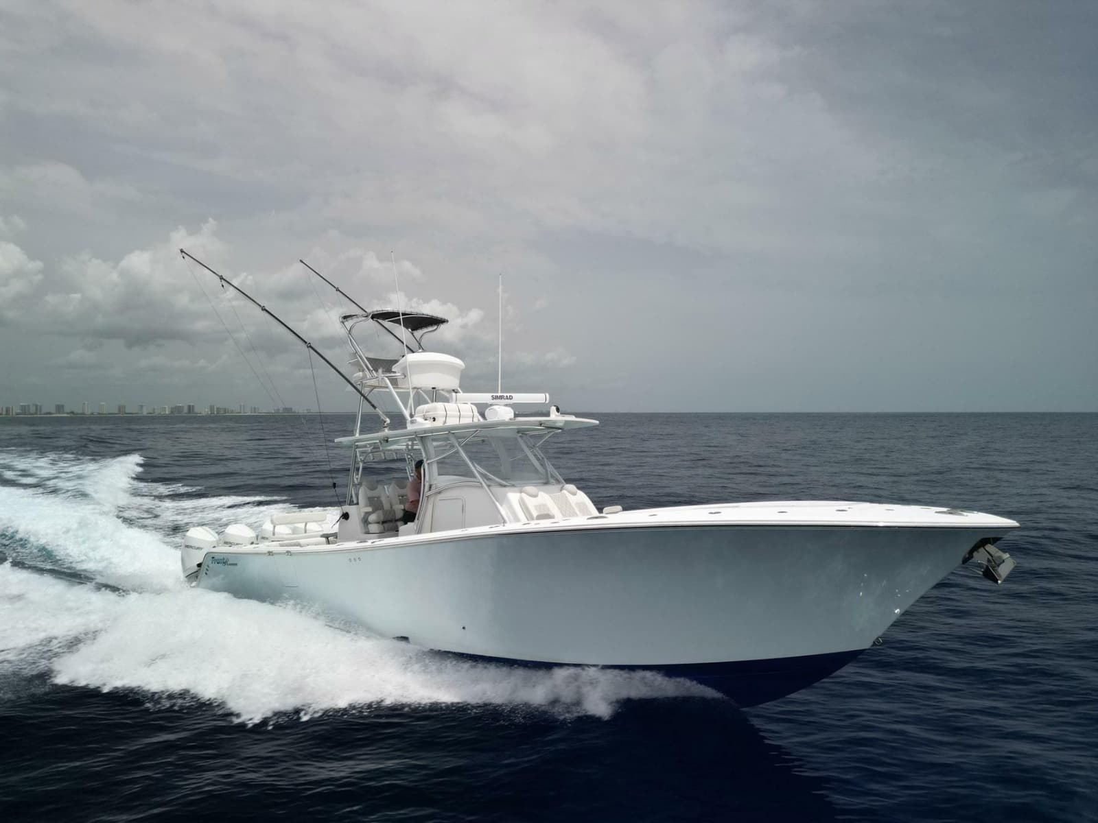 2021 Front Runner 39 Center Console - Photo 1