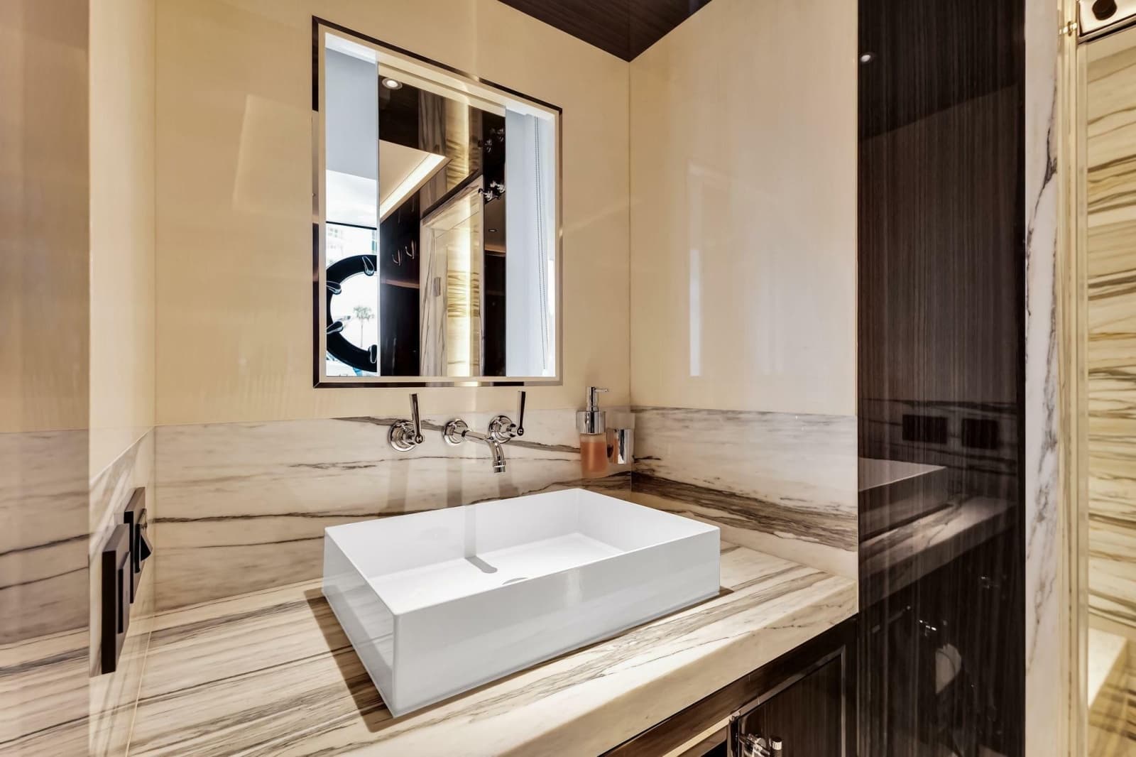 2021 Sirena 88 - Photo 122