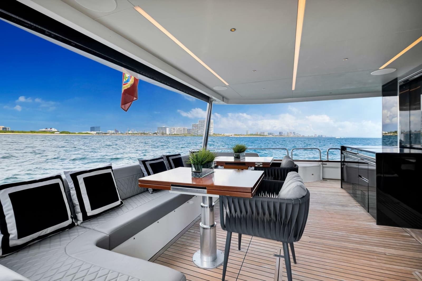 2021 Sirena 88 - Photo 49