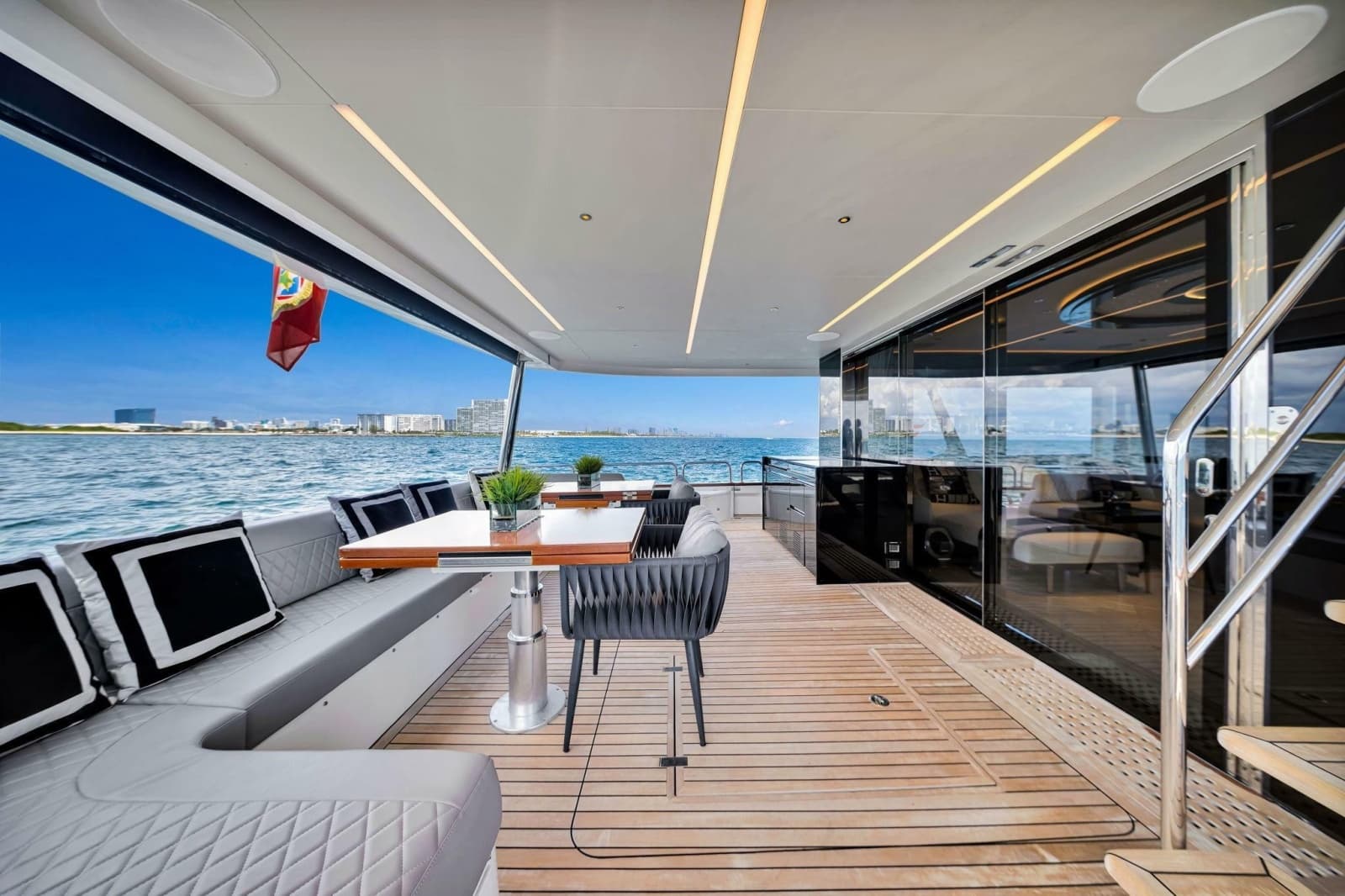 2021 Sirena 88 - Photo 47