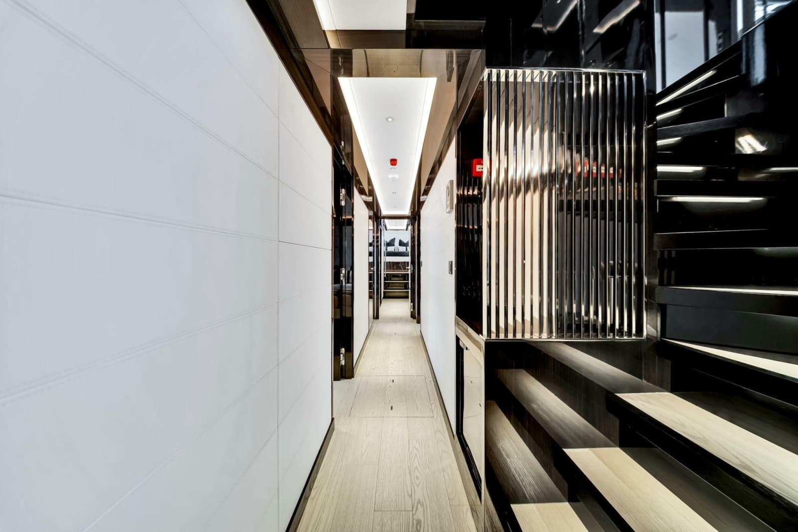 2021 Sirena 88 - Photo 100